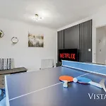 Feriehus 4 Bed House By Vista Short Lets & Serviced With Pool Table, Free Parking & Near