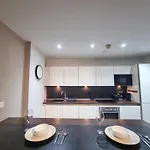 2 Bed Castlefield Flat Canalside *