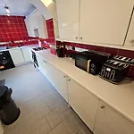 Holiday home Clayton Hall Homes