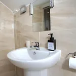 Nyaraló Sleeps 18 Lovely Mcr By Superhost *