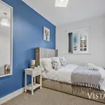 Feriehus 4 Bed House By Vista Short Lets & Serviced With Pool Table, Free Parking & Near