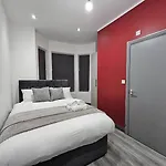 Casa de Férias Landcross Co-living - Private Self-cater *