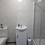 Landcross Co-living - Private Self-cater Manchester