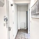 Stylish Spacious 1bd Apt-kingbed-10min Heaton Park Apartmán *