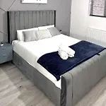Stylish Spacious 1bd Apt-kingbed-10min Heaton Park * Manchester