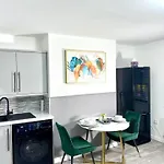 Stylish Spacious 1bd Apt-kingbed-10min Heaton Park Manchester