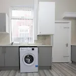 Modern 3br Sleeps 7 Fast Wifi Perfect For Long *