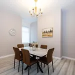 Tatil Evi Modern 3br Sleeps 7 Fast Wifi Perfect For Long Manchester