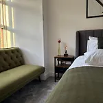 Apt, Free Parking, Business, Couples & Families Lejlighed *