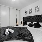 Stylish5 Bed By Etihad And Coop Live Feriehus Manchester