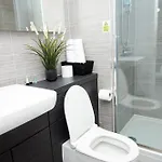 Luxury 2 Bedroom And Bathroom In With Balcony Lejlighed Manchester