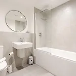 Spacious Modern 2 Bedroom Old Trafford & Free Parking