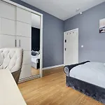 Mega Flat Near Centre And Etihad Stadium