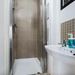 Cosy 4-bed House L Garden L Free Parking L Wifi L Specious L Hosted By The Cosy Corner Nationwide Apartmán *