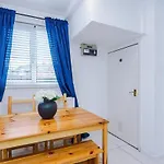 Stunning In Altrincham, Large Driveway, Sleeps 7, Perfect For Groups Appartement *