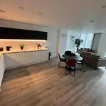 Ahg Luxury Tower Suite - Stunning City Views At Central Manchester