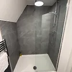 Unitarian Serviced * Manchester