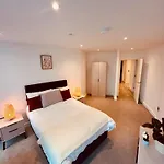 Ahg Luxury Tower Suite - Stunning City Views At Central Manchester *