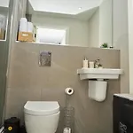 Luxury 2 Bed With Balcony * Manchester