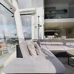 Amazing Skyline Views 3br Duplex With Free Parking アパート