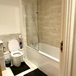 2br Duplex In Salford Mcr Sleeps4 Video In Photos