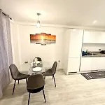 2br Duplex In Salford Mcr Sleeps4 Video In Photos