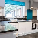 Spacious Cosy Cove With Large Driveway And Garden *