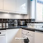 Spacious Cosy Cove With Large Driveway And Garden