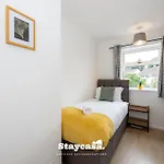 Spacious Cosy Cove With Large Driveway And Garden 度假居