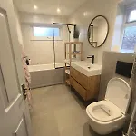 Spotless And Spacious * Manchester