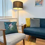 Lejlighed Spacious 2br 2ba Centre Sleeps 5 *