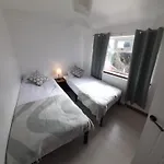 Luxury Family 3 Bedroom House - Room