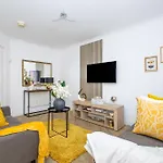 Manchester, Centre, House, Parking, Garden, M60 مانشستر