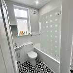 بيت للعطل Large 5-bedroom House In Salford-free Parking-sleeps 10