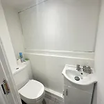 Holiday home Airport House - Long Near Hospital! Manchester