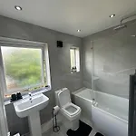 Holiday home Airport House - Long Near Hospital! *