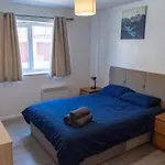 Spacious 2 Bed Flat, Free Parking, Close To Town Apartament *