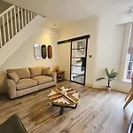 Littleton Co-living - Private Self-cater Manchester