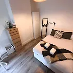 Littleton Co-living - Private Self-cater Konukevi
