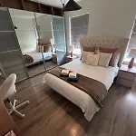 Konukevi Littleton Co-living - Private Self-cater Manchester