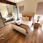 Littleton Co-living - Private Self-cater Konukevi 3*