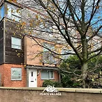 Ashton Co-living - Private Self-cater * Manchester