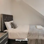 בית נופש Harmony Living Modern New Build With Parking