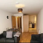 Apartamento Enjoyable 2 Bedroom *