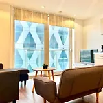 Modern High-rise Flat In Media City! 2 Beds, 2 Baths * Manchester