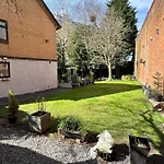 The Secret Garden Retreat With Hot Tub