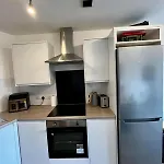 Chic 2-bed Flat - Coop Live & Ethiad