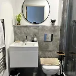Chic 2-bed Flat - Coop Live & Ethiad *