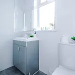 Prázdninový dům Cosy 3br Family Near Etihad And Coop Live - Free Parking! *