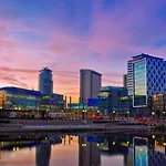 Апартаменты Numberone - Pink - Mediacityuk *